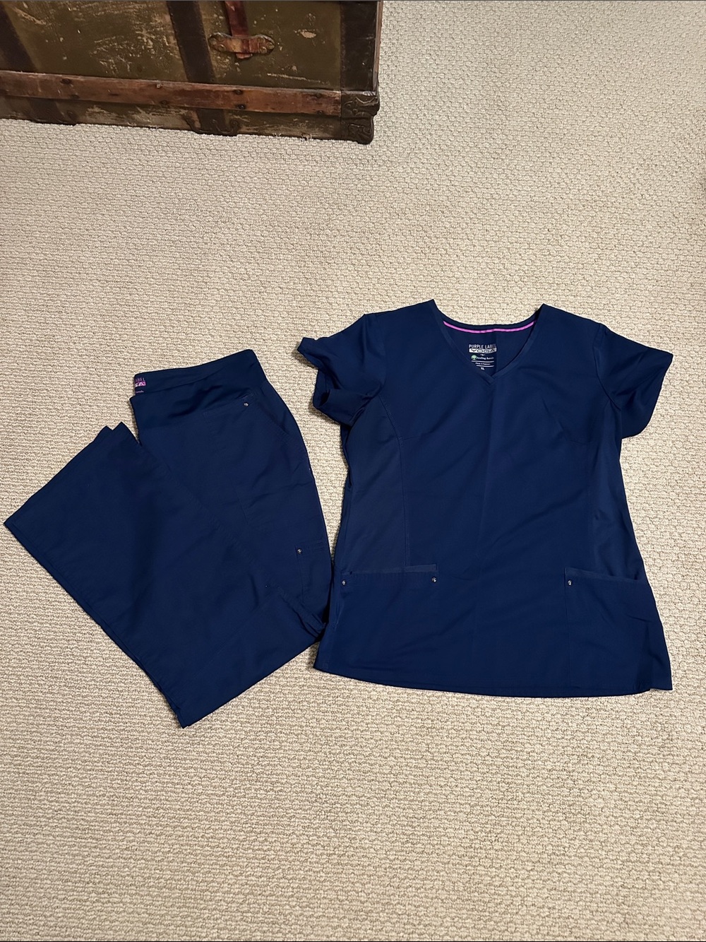Purple label yoga by healing hands xl scrub set in navy